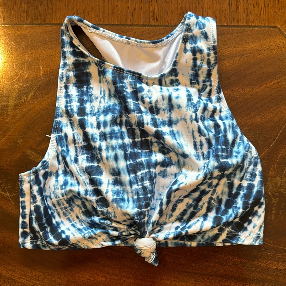 Danz-N-Motion Crop top child’s 12-14